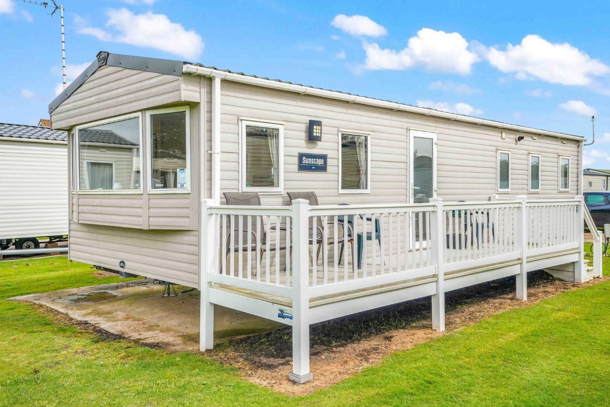 Sunscape Lodge Corton  Buitenkant foto
